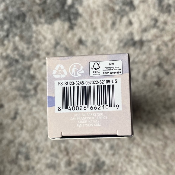 FENTY BEAUTY HYDRA VIZOR BROAD SPECTRUM MINERAL SPF 15 SUNSCREEN HAND CREAM - Picture 4 of 8